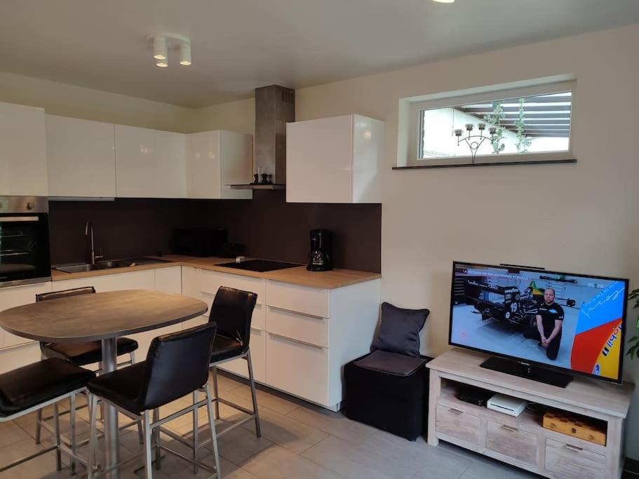 נמור Appartement Dans Un Superbe Quartier Residentiel מראה חיצוני תמונה